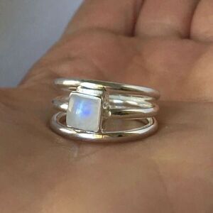 Sterling Silver Rainbow Moonstone Ring Size 7 925 Triple Band 6x6mm Cabochon